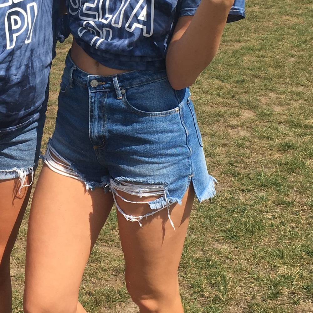Mustard Seed Medium Jean Shorts! 💙